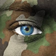THREE COLOR COMPACT CAMO FACE PAINT